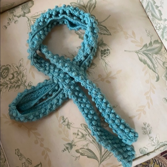 Beautiful Blue/Green Popcorn Knit scarf - Picture 2 of 2